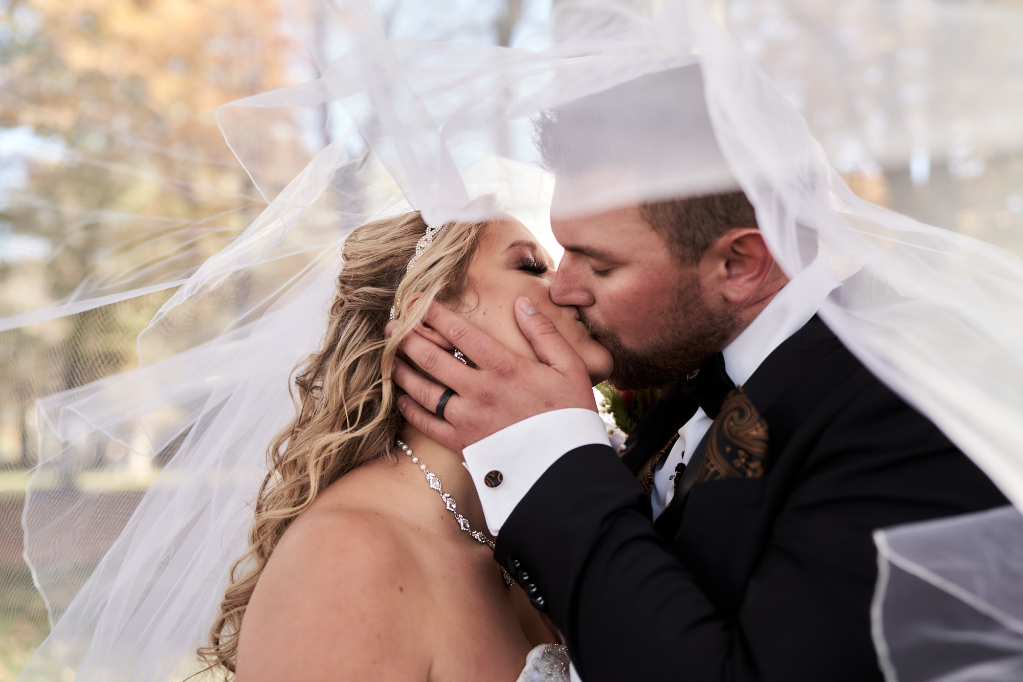 Wedding couple portrait by Sun Prairie Photo